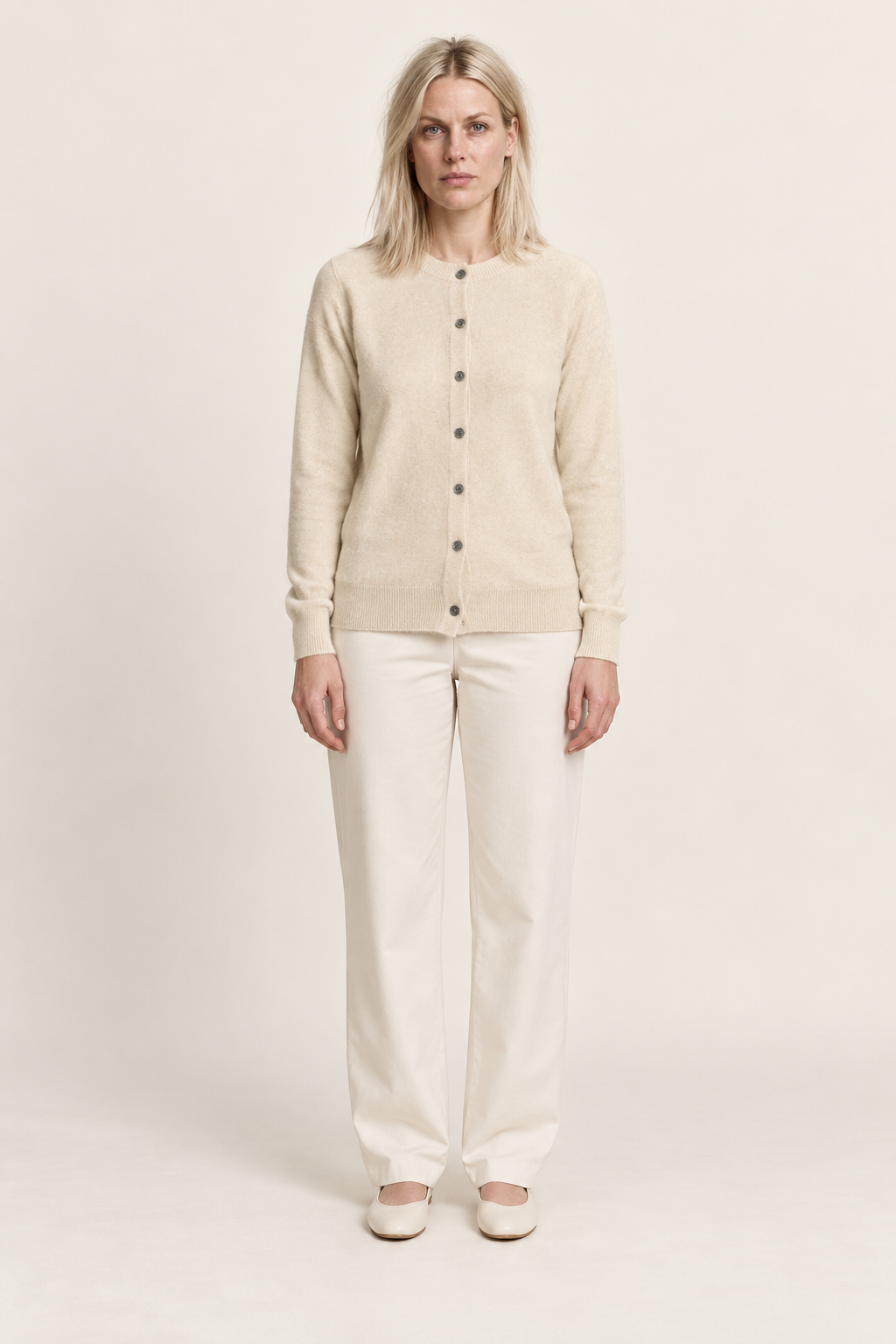 Lyxandria | Round Neck Button Cardigan