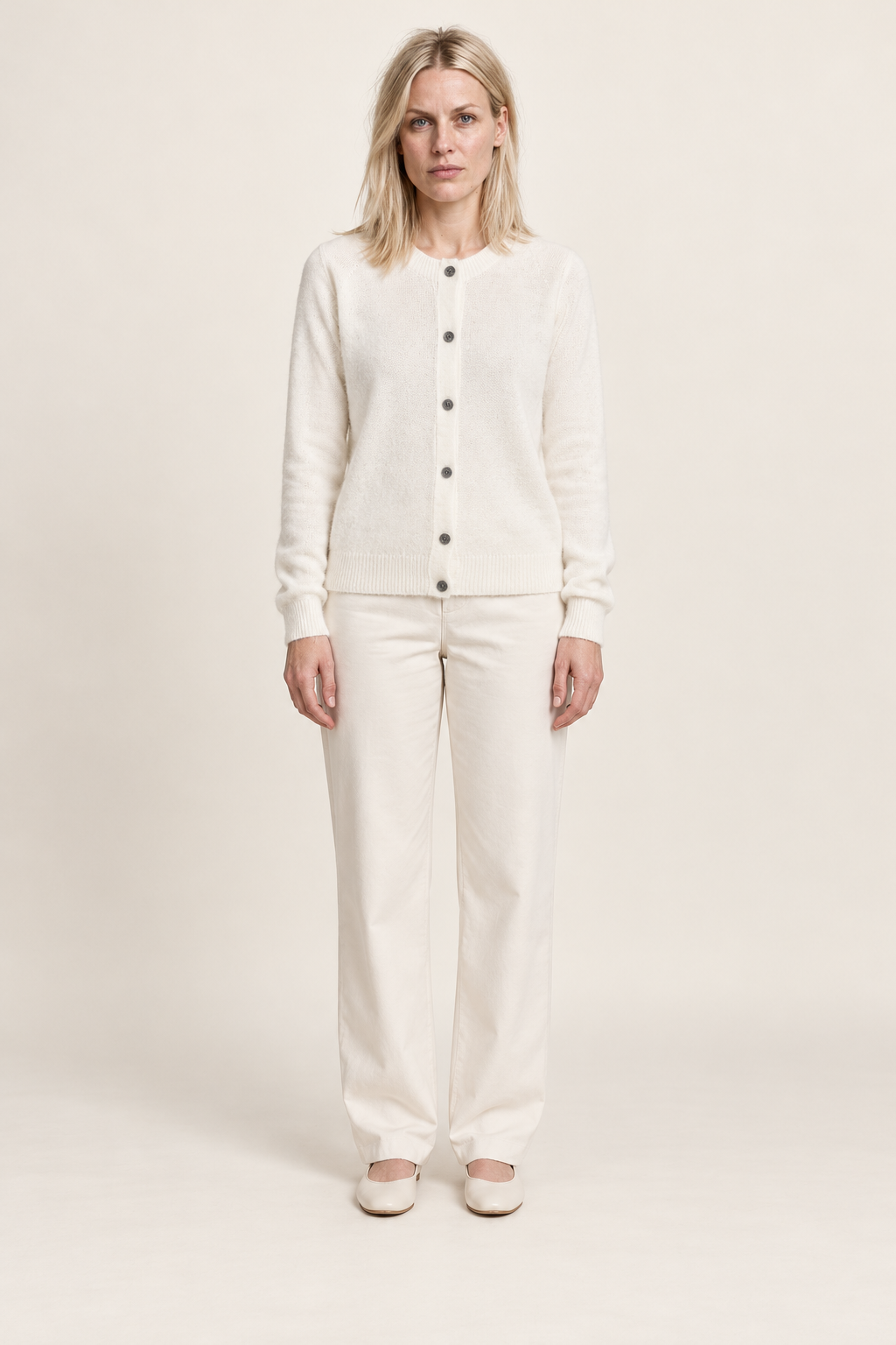 Lyxandria | Round Neck Button Cardigan