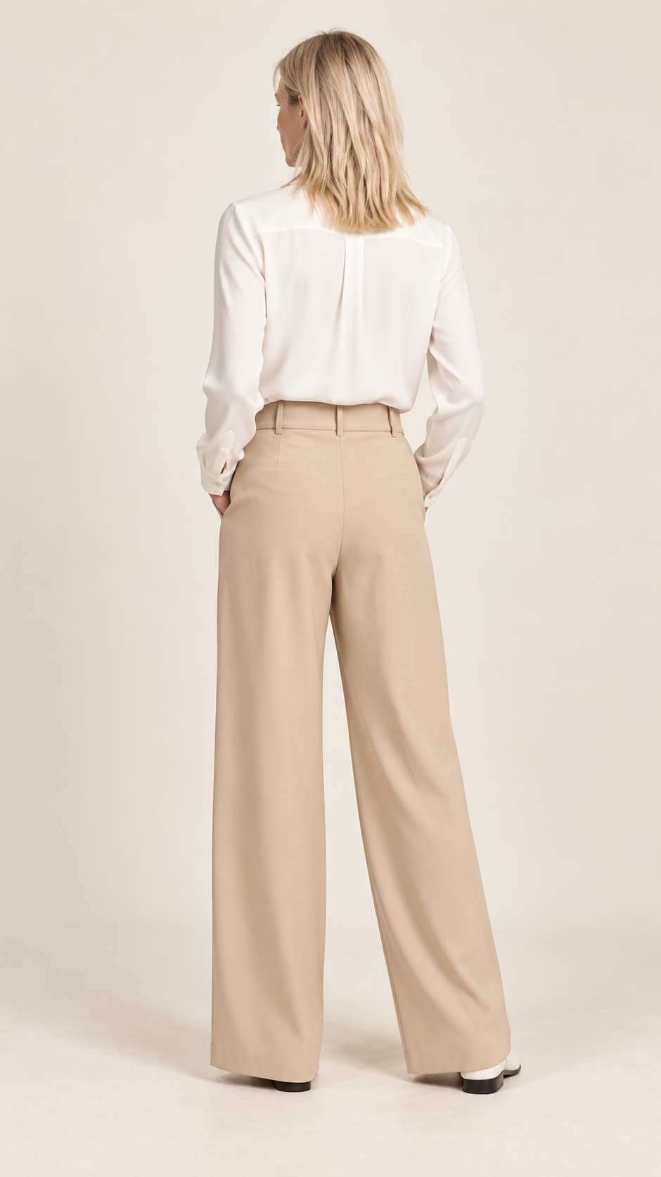 Riikka | High-Waisted Front-Pleat Wide-Leg Trousers