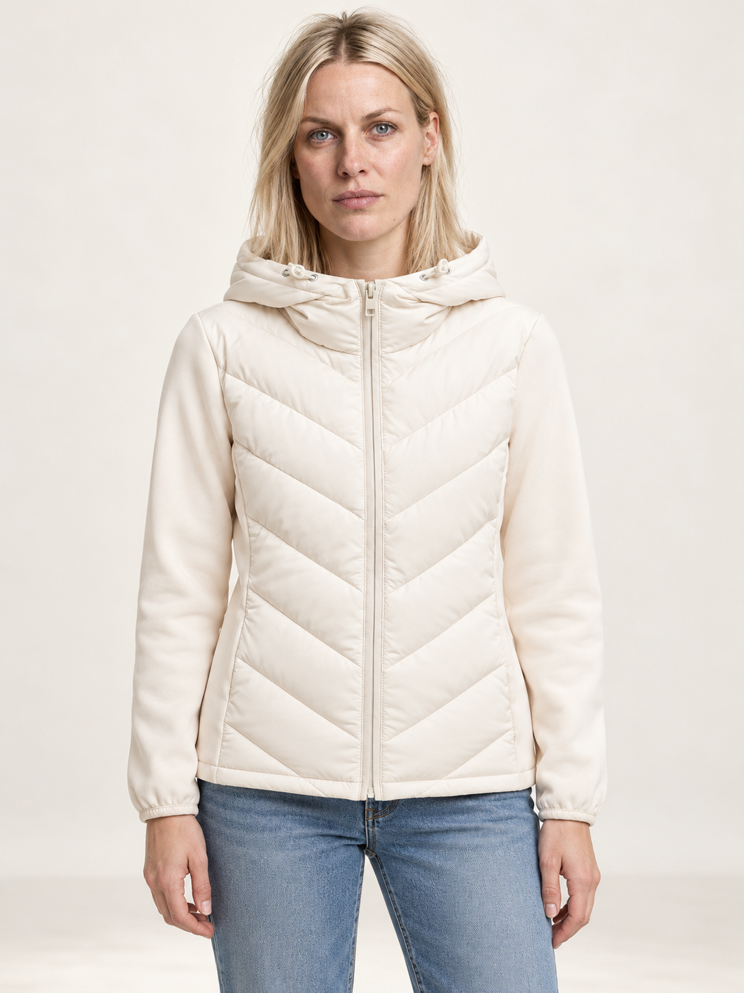 Jasna | Hooded Chevron-Quilted Hybrid Jacket