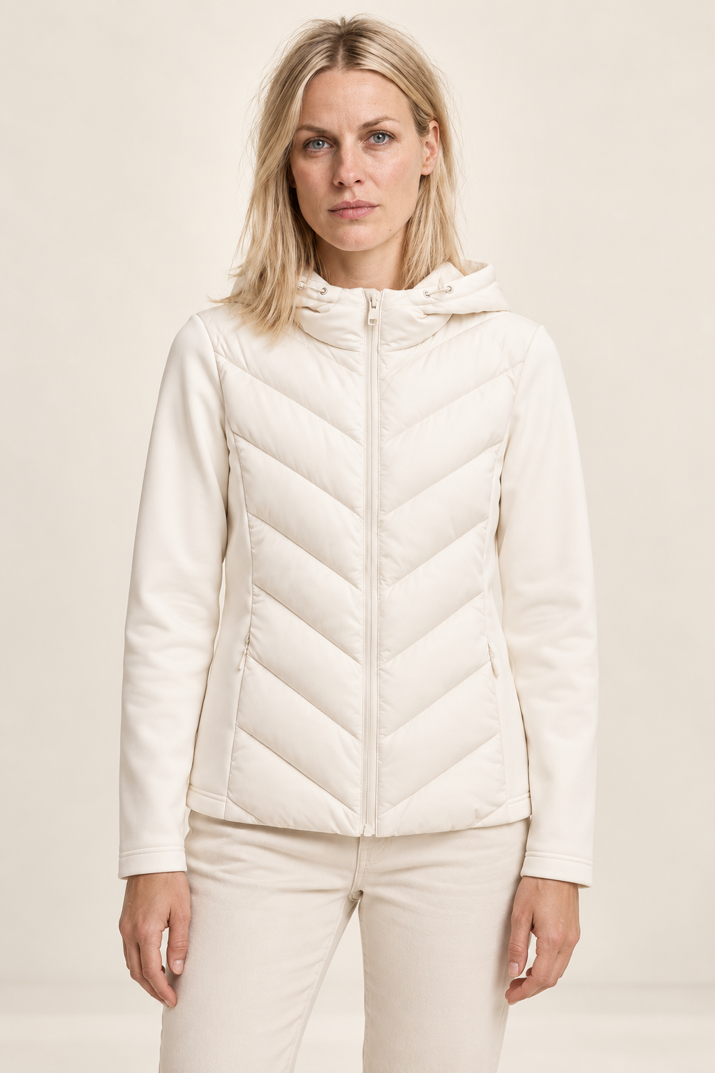 Jasna | Hooded Chevron-Quilted Hybrid Jacket